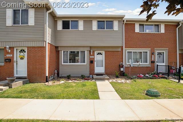 Property Photo:  29058 Manchester Street  MI 48185 