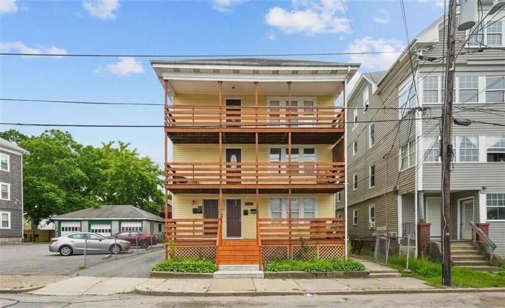 Property Photo: 289 Mowry St, Unit#2 RI 02895