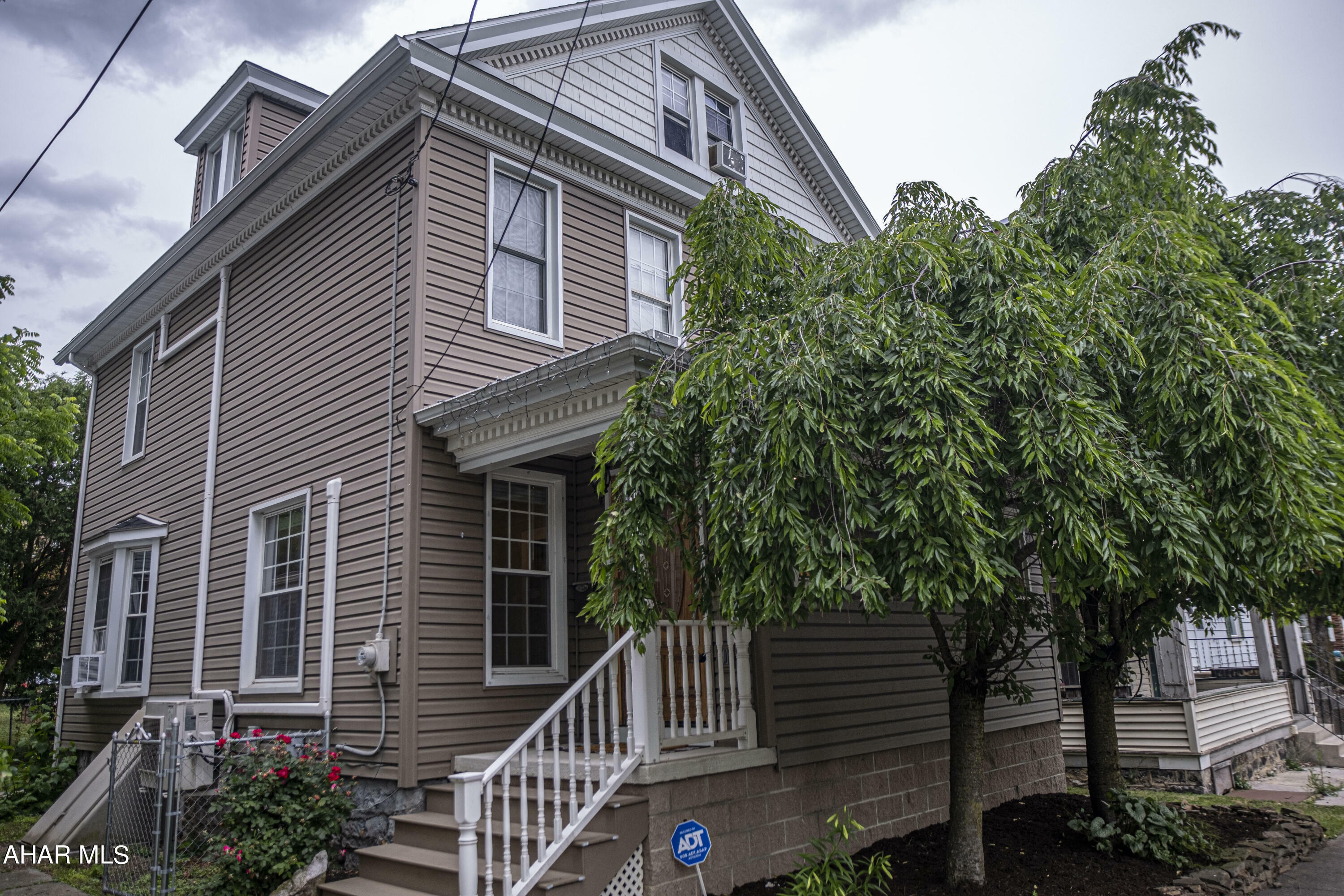 Property Photo: 605 Penn Street PA 16648