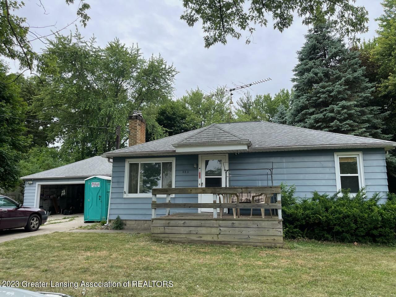 Property Photo: 825 Robins Road MI 48917