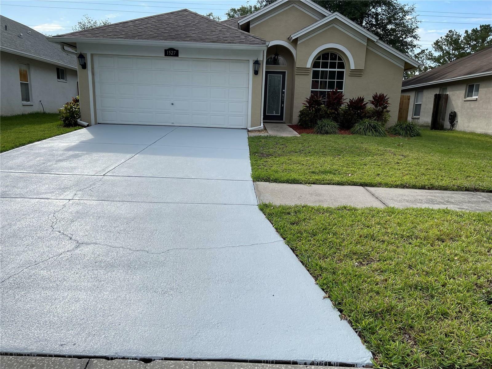 Property Photo:  1527 Scotch Pine Drive  FL 33511 