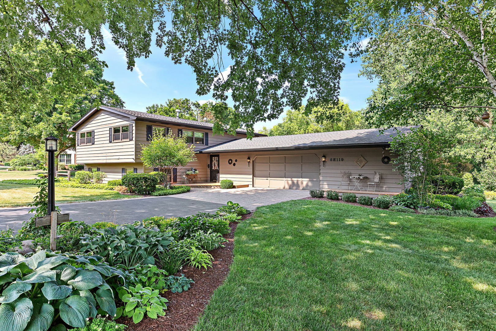 Property Photo: 6N119 Woodland Road IL 60175