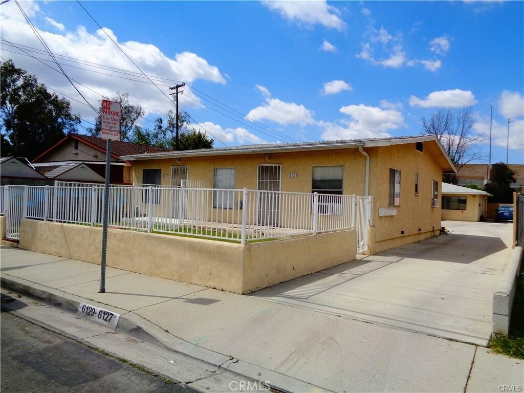 Property Photo: 6129 Redman Avenue CA 90606