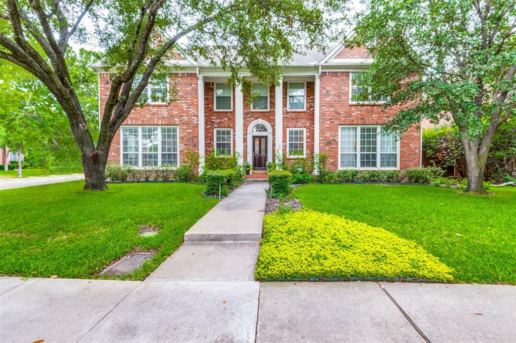 Property Photo: 2204 Yaupon Drive TX 75063