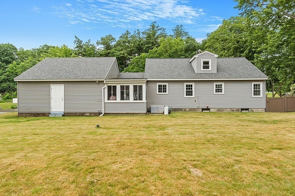 Property Photo:  10 Upstone Drive  NH 03063 