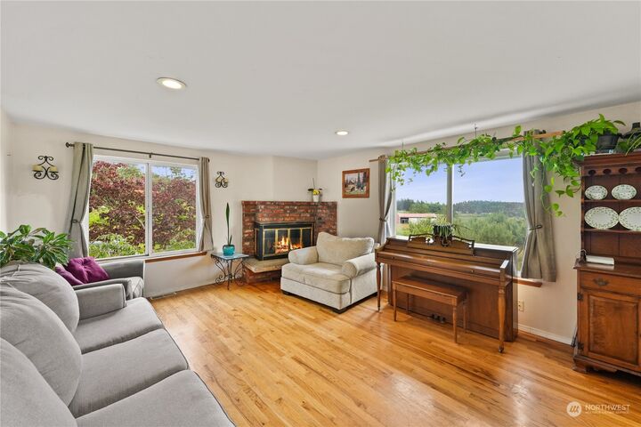 Property Photo:  3413 Best Road  WA 98277 