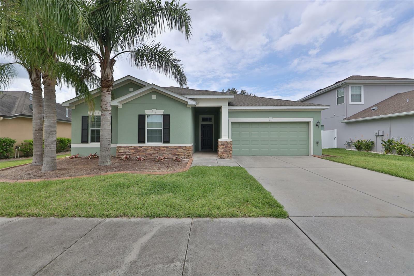 Property Photo:  12316 Belcroft Drive  FL 33579 