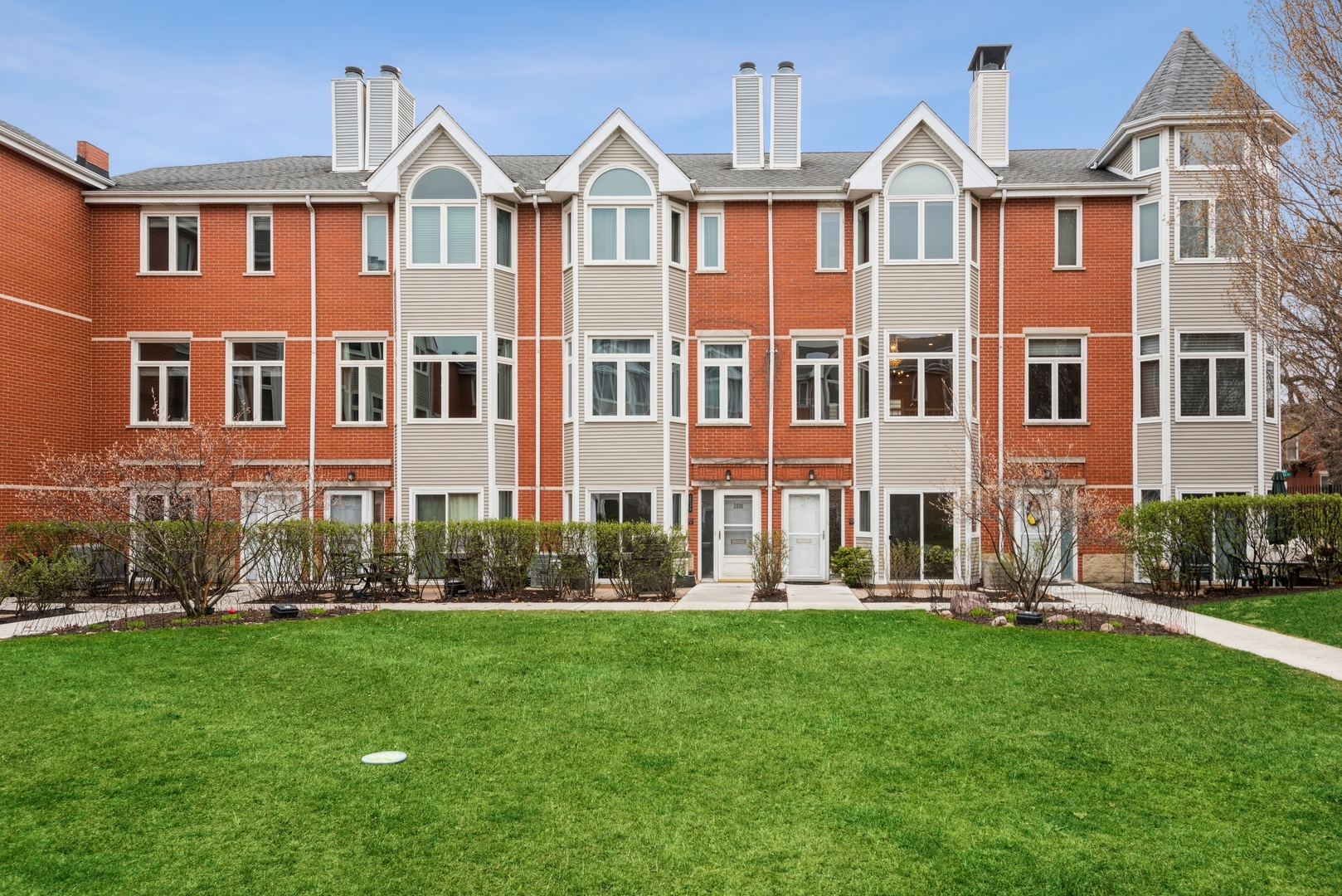 Property Photo:  2537 N Greenview Avenue  IL 60614 