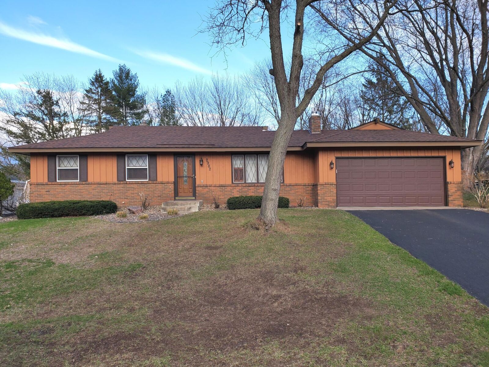 Property Photo:  2982 Winthrop Drive  MN 55109 