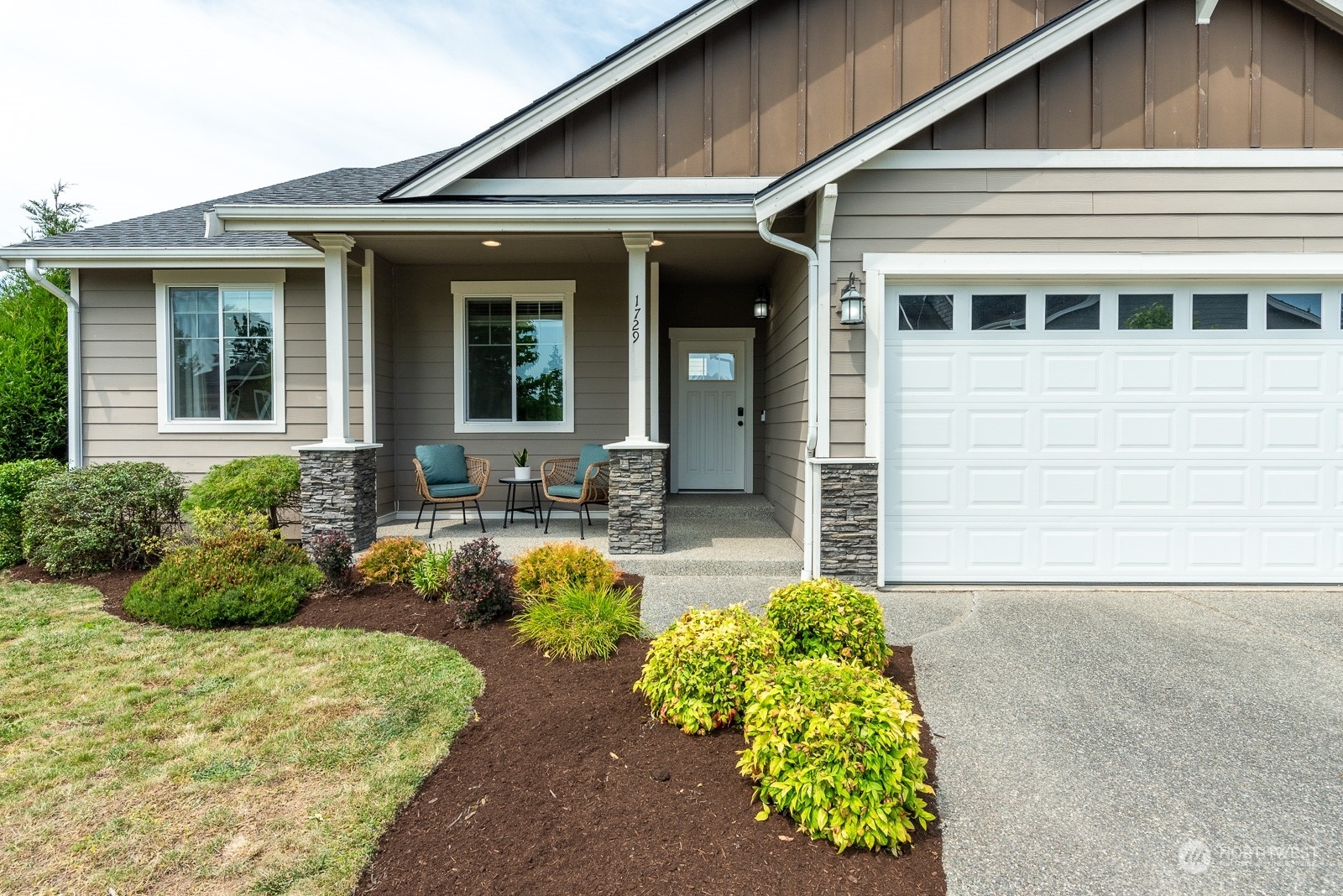 Property Photo:  1729 Hillcrest Loop  WA 98274 