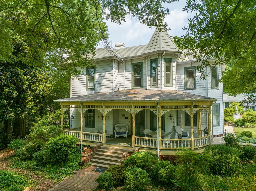 Property Photo:  900 Virginia Avenue  VA 23927 