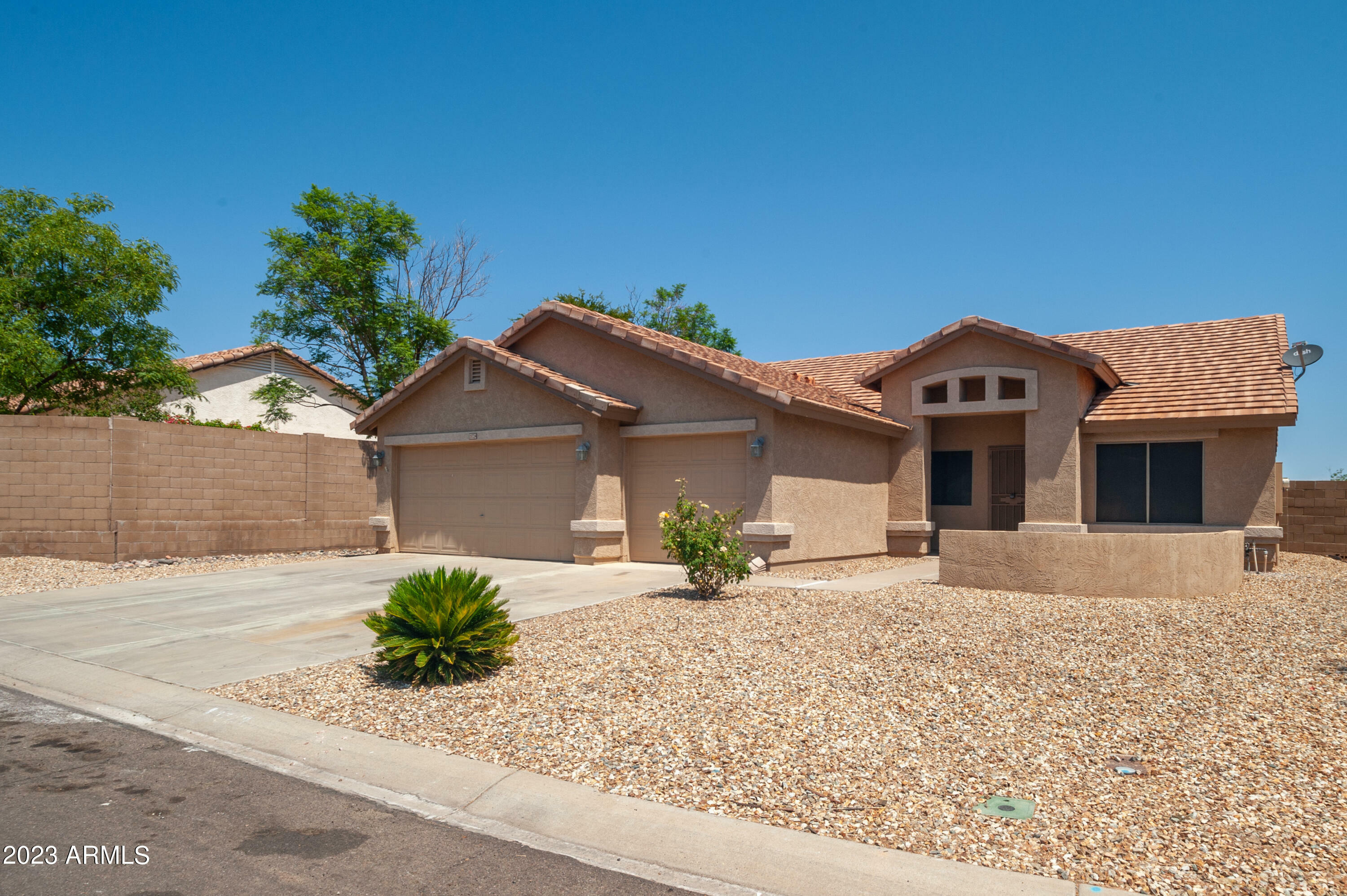 Property Photo:  15724 W Paradise Lane  AZ 85374 