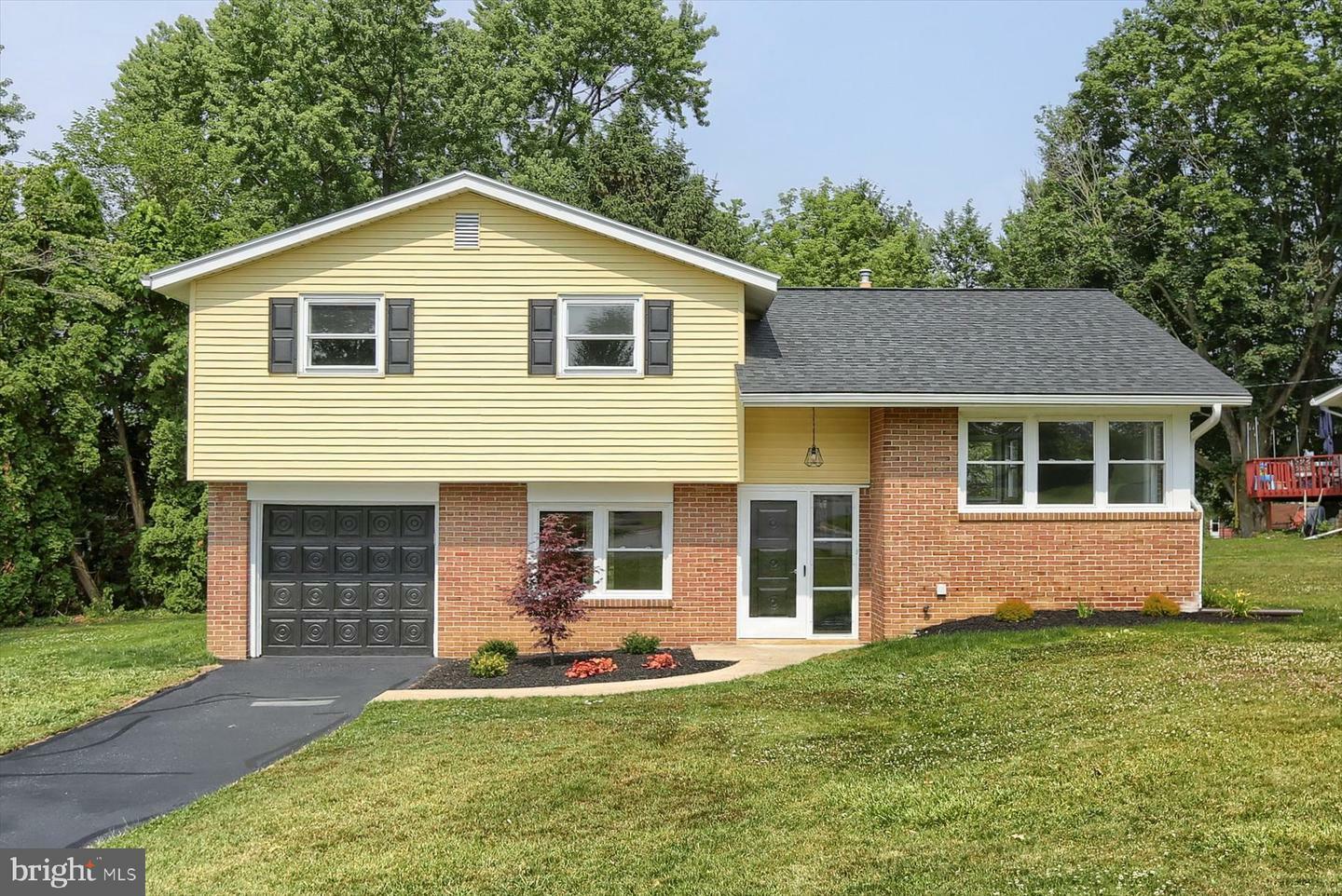 Property Photo:  38 Quaker Hills Road  PA 17603 