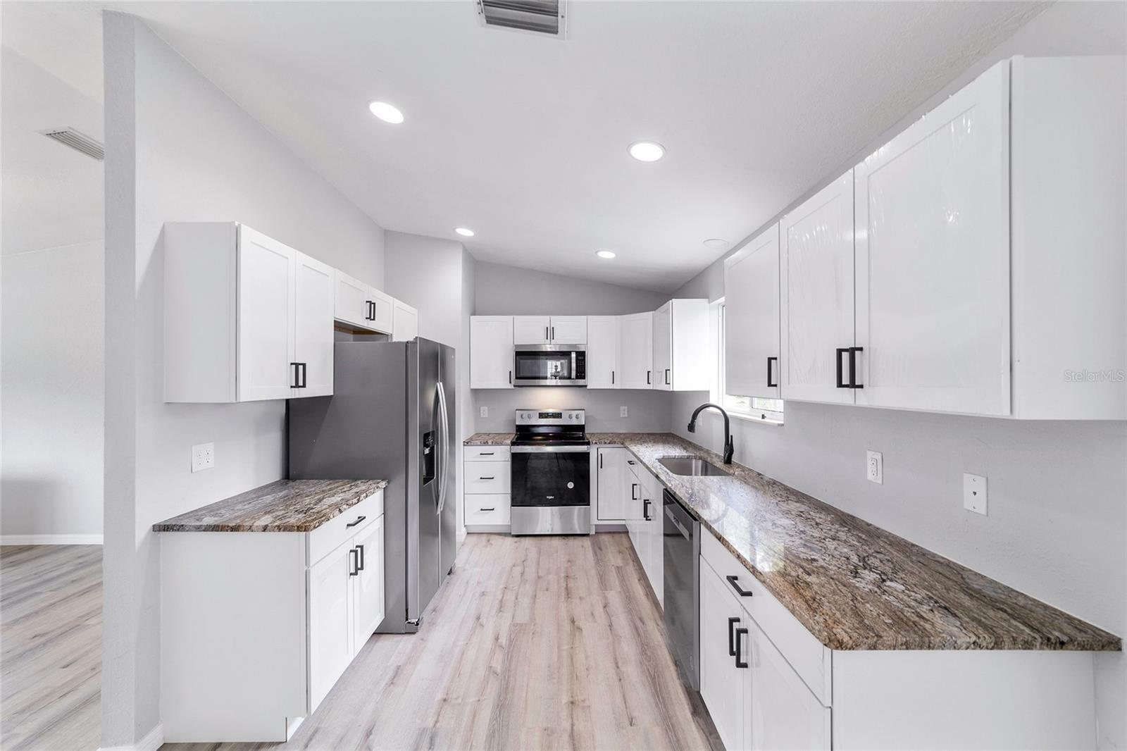 Property Photo: 8041 SW 109th Place Road FL 34481