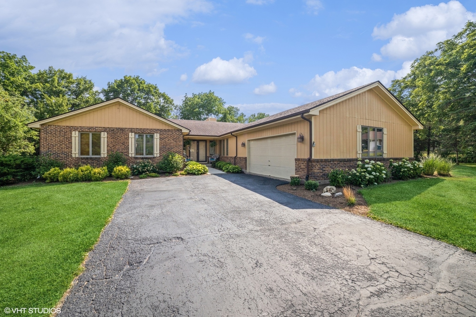 Property Photo: 65 Forestview Drive IL 60120