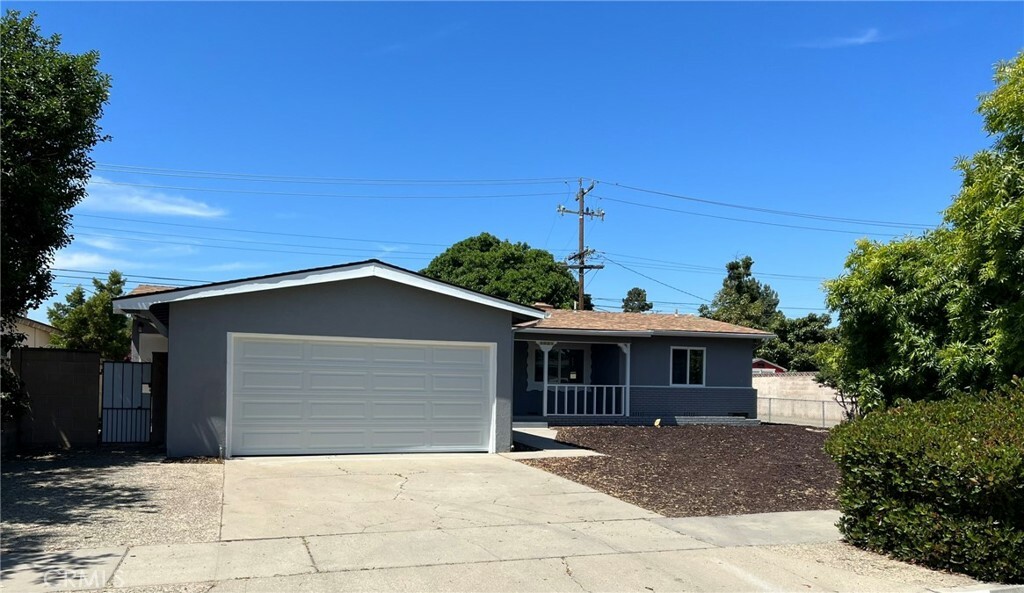 Property Photo:  1025 E Orange Street  CA 93454 