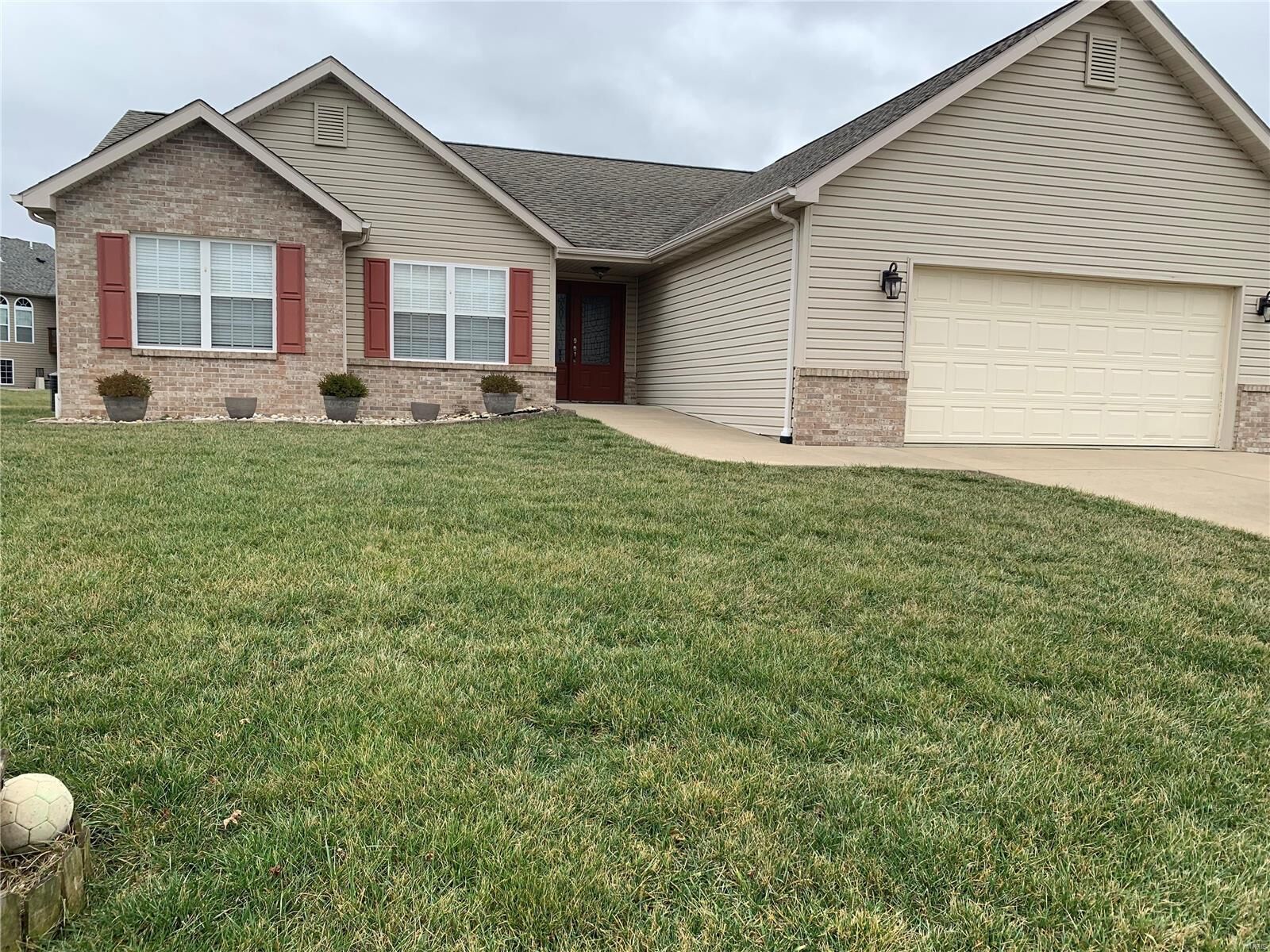 Property Photo: 5037 Bristol Hill Drive IL 62269