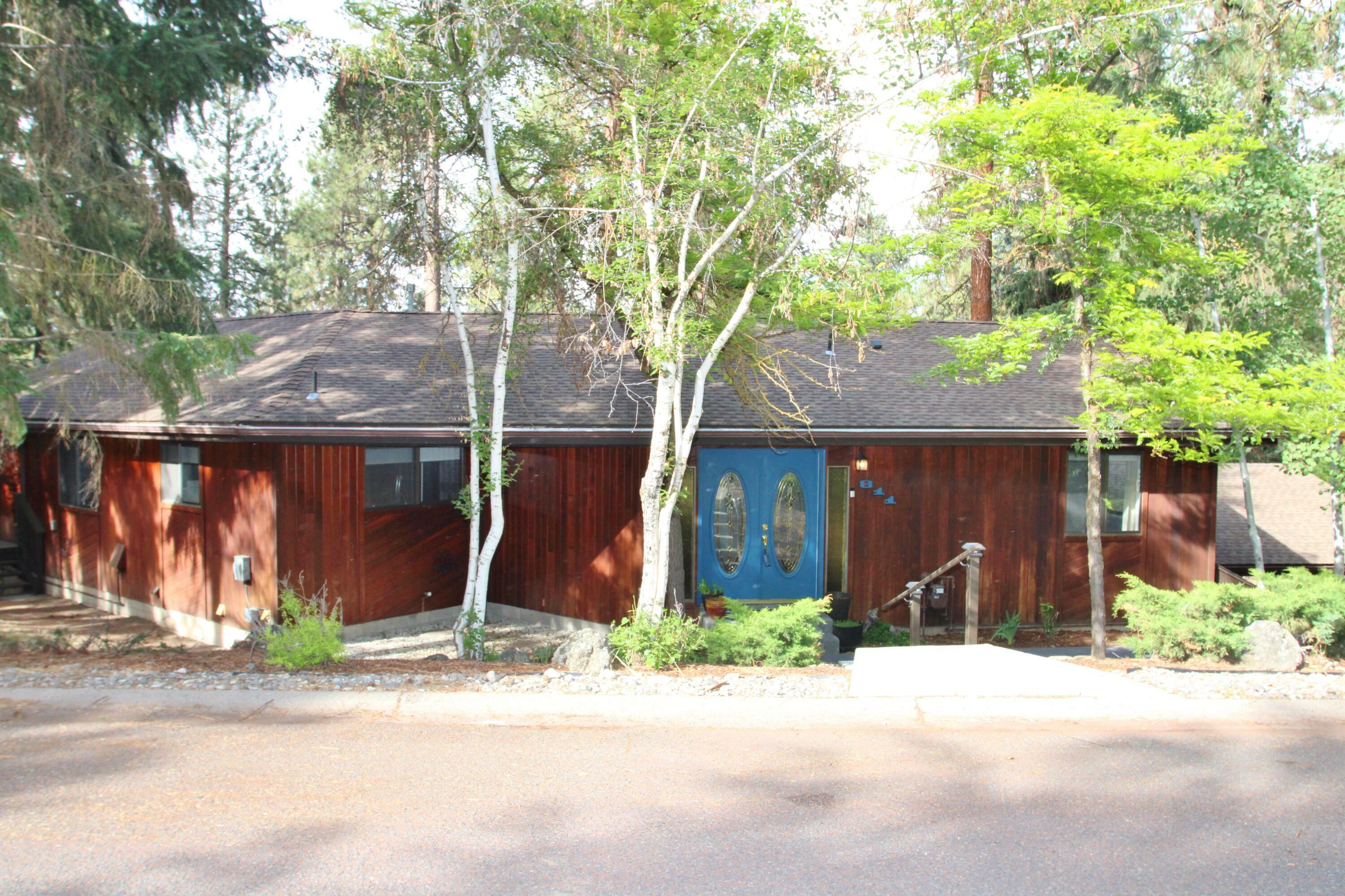 Property Photo: 811 Ponderosa Drive OR 97601