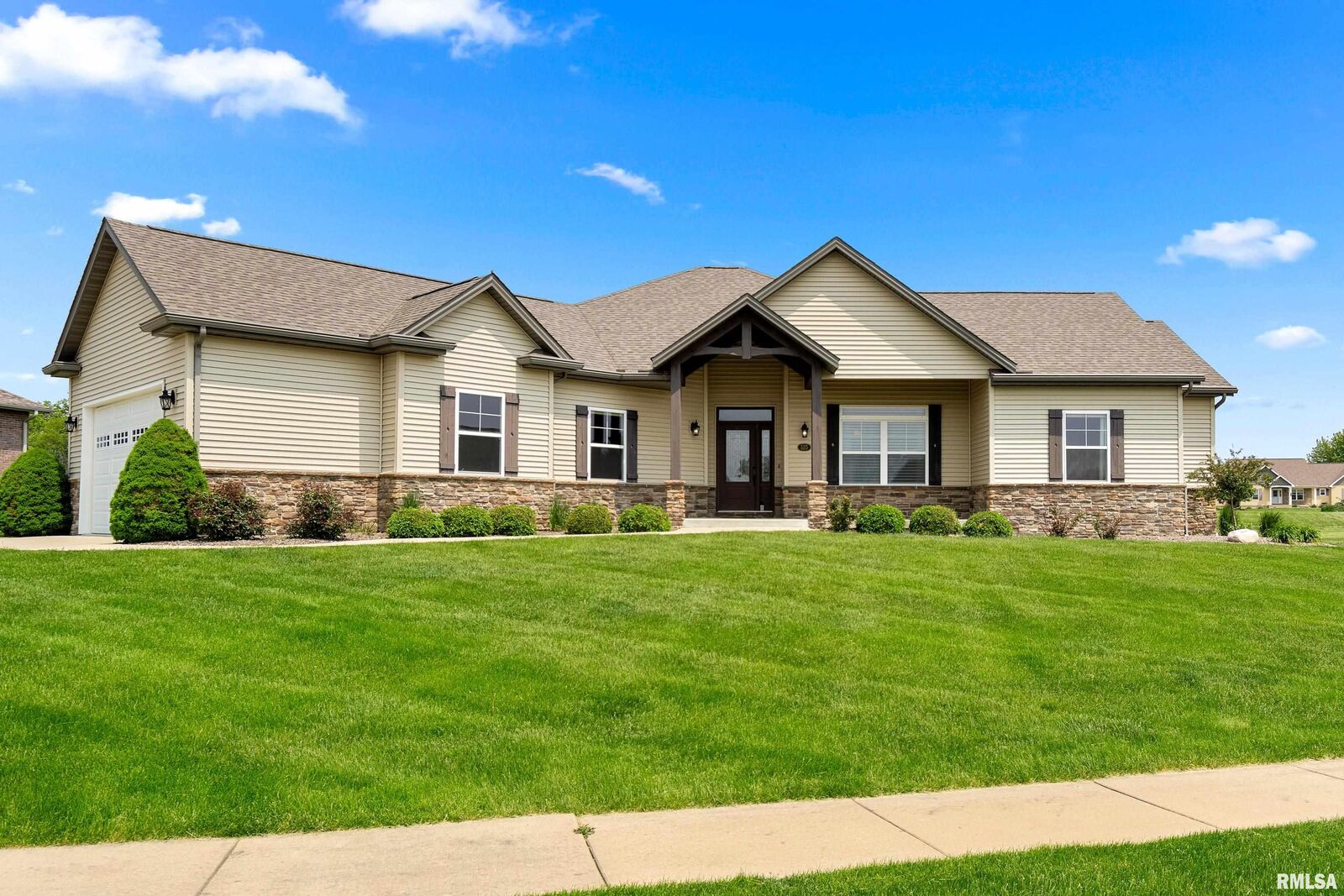 Property Photo:  525 N Hurff Drive  IL 61529