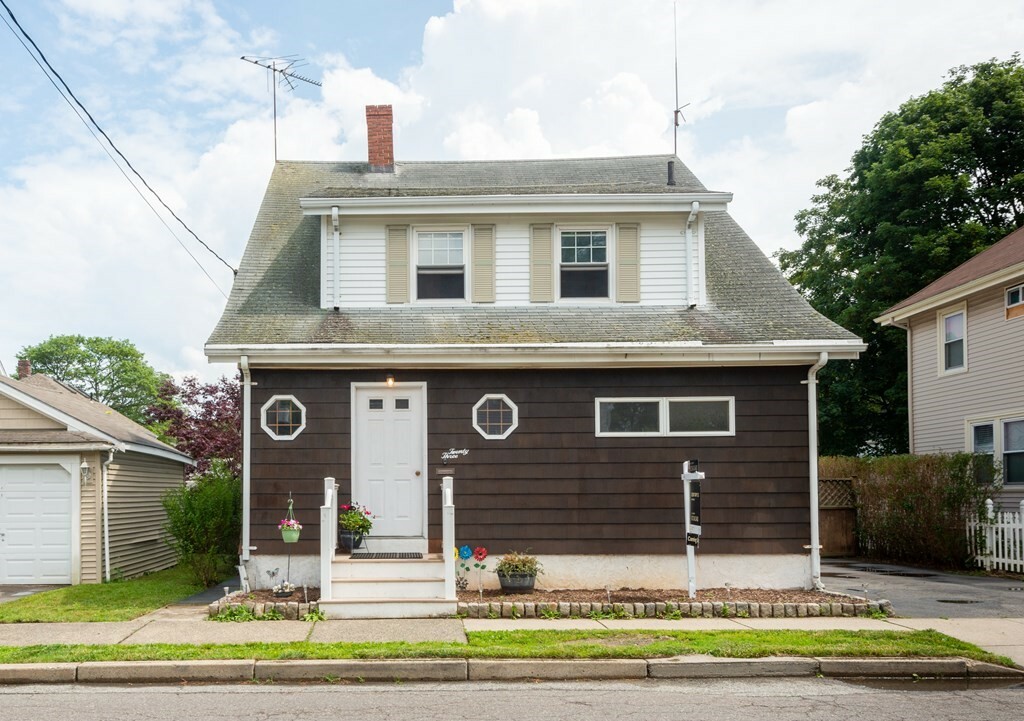 Property Photo:  23 Alden St  MA 01902 