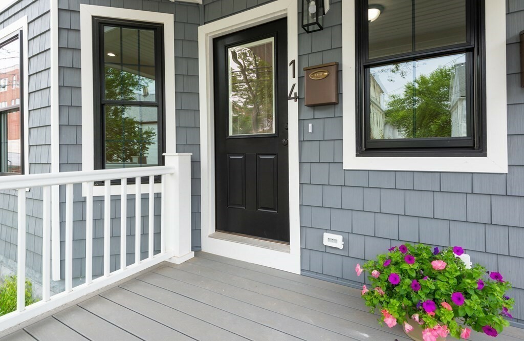 Property Photo:  14 Egerton Rd 14  MA 02474 