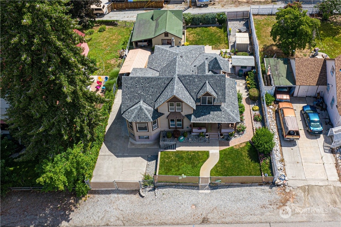 Property Photo: 315 S 2nd Street WA 98816