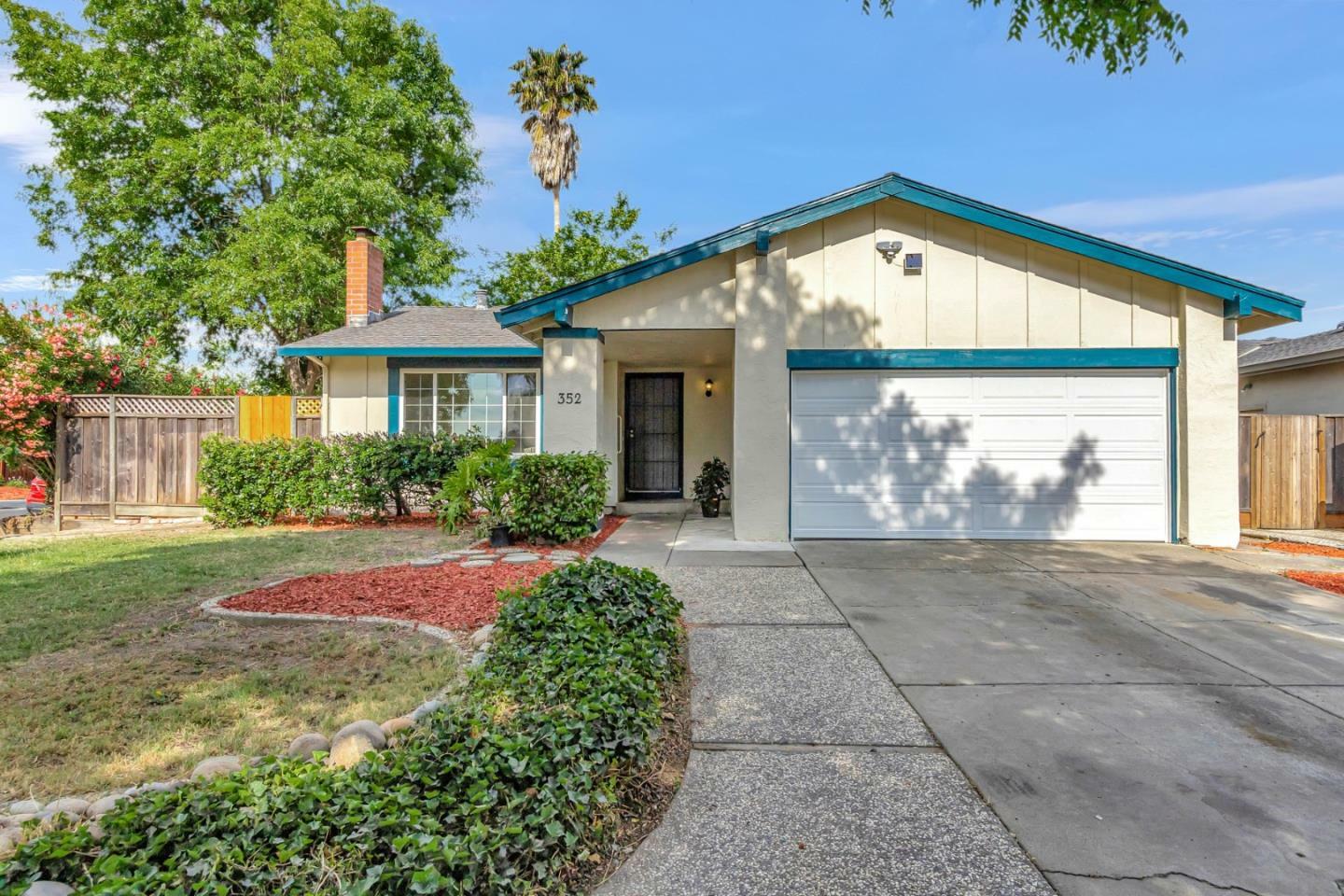Property Photo: 352 Avenida Manzanos CA 95123