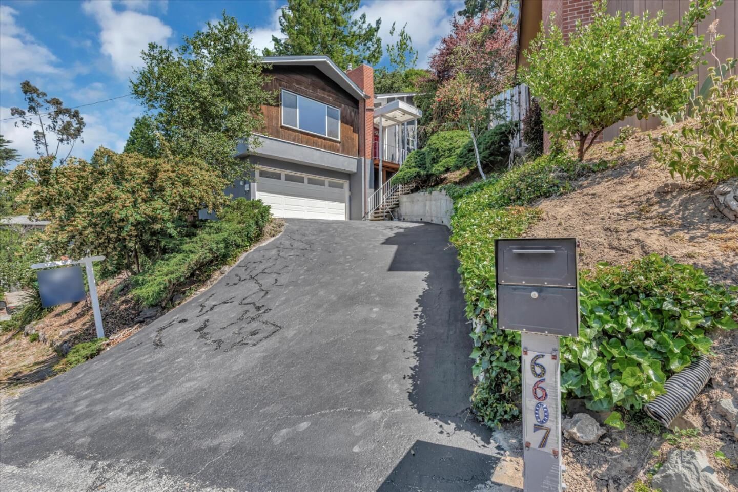 Property Photo: 6607 Saroni Drive CA 94611