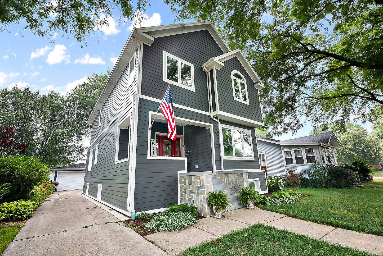 Property Photo:  1233 Center Street  IL 60018 