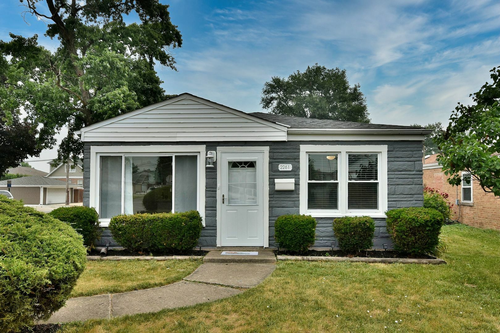 Property Photo: 2261 Elm Street IL 60171