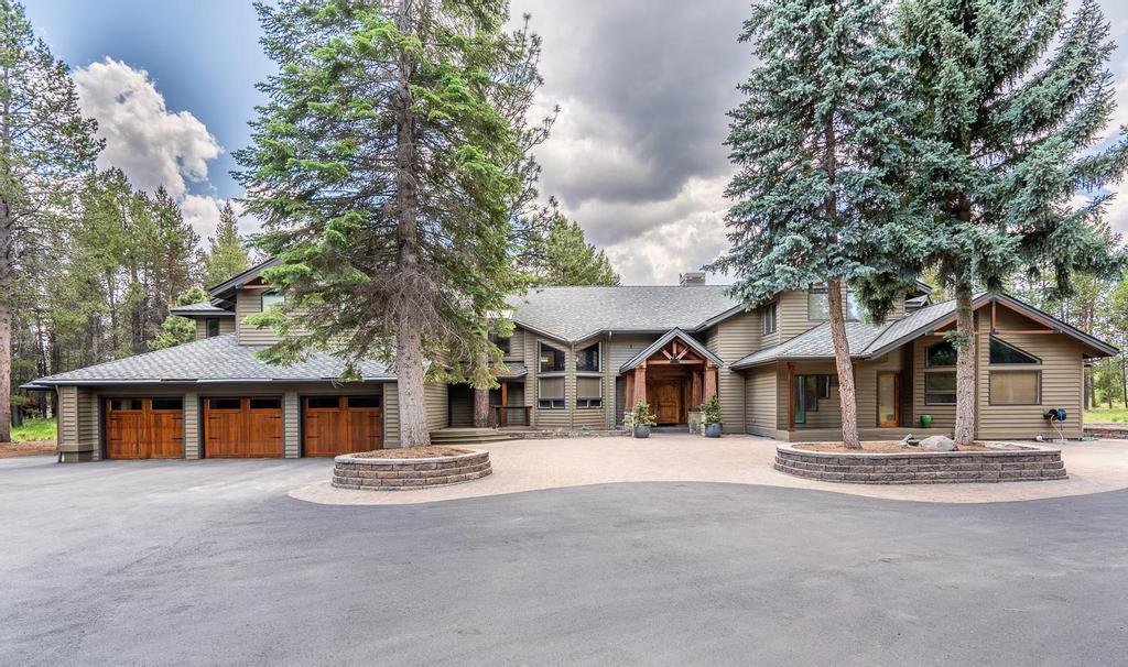 Property Photo: 55755 Cone Place OR 97707