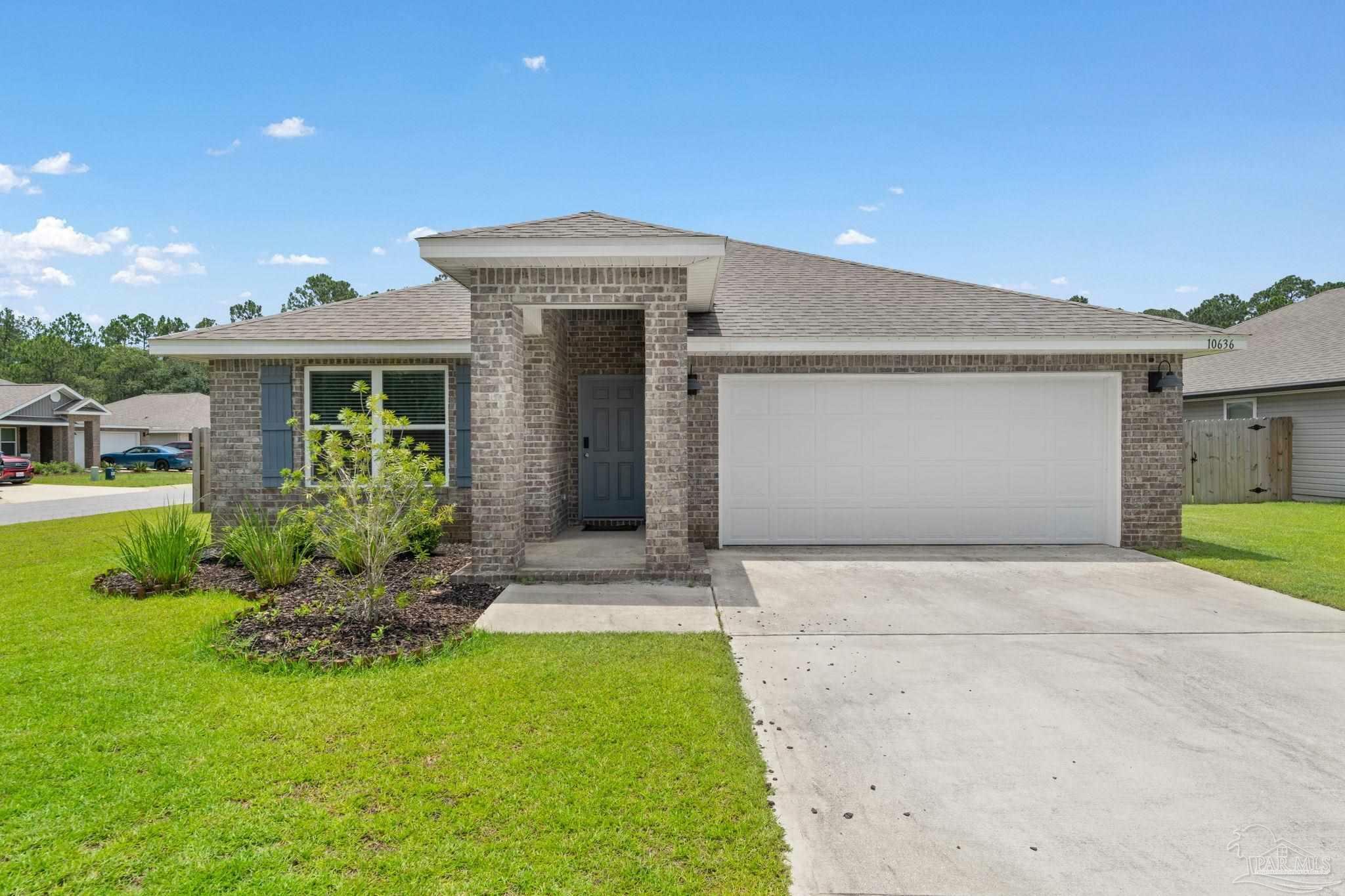 Property Photo:  10636 Queens Gate Cir  FL 32506 