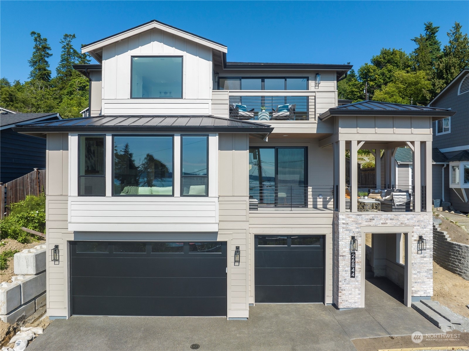 Property Photo: 26844 8th Avenue S WA 98198