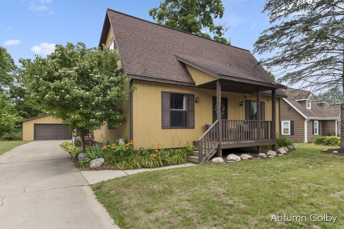 Property Photo:  115 Center Street  MI 48881 