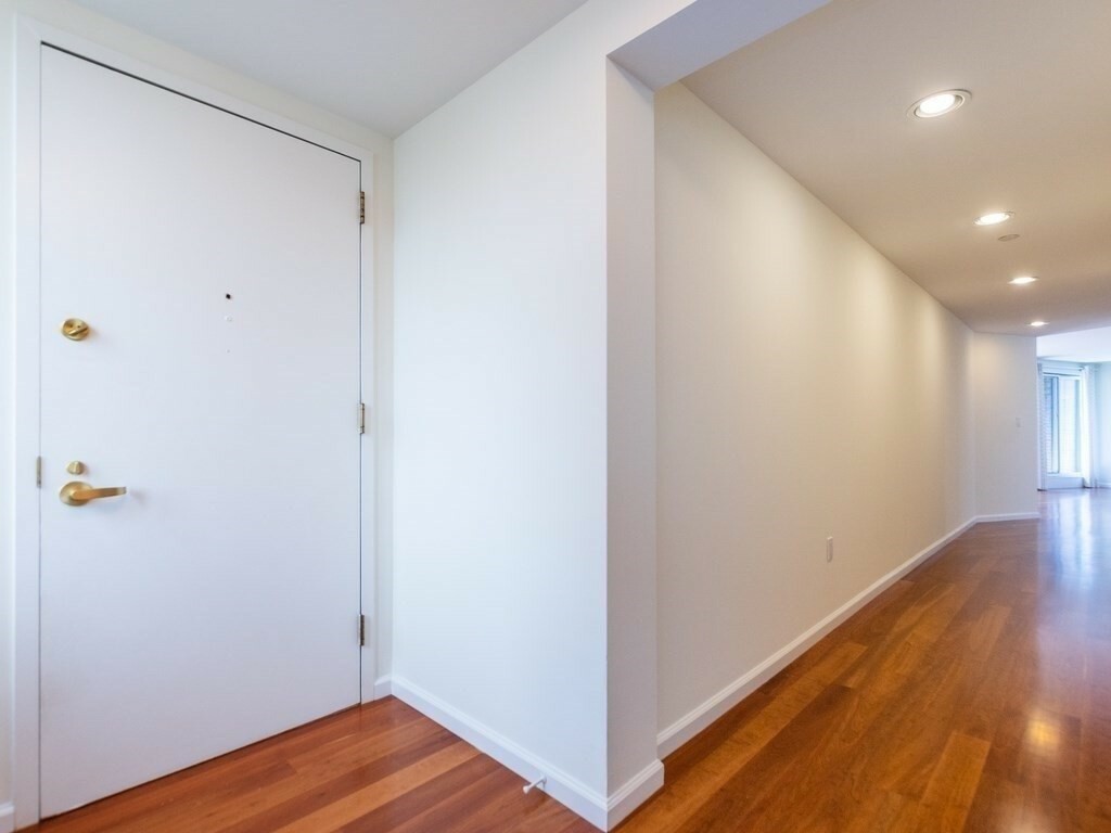 Property Photo: 10 Rogers St 804 MA 02142