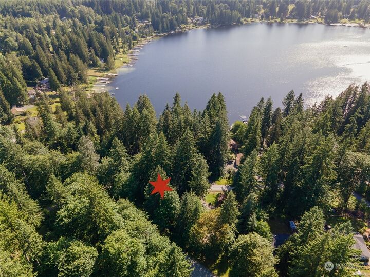 Property Photo:  11040 E Lake Joy Drive NE  WA 98014 