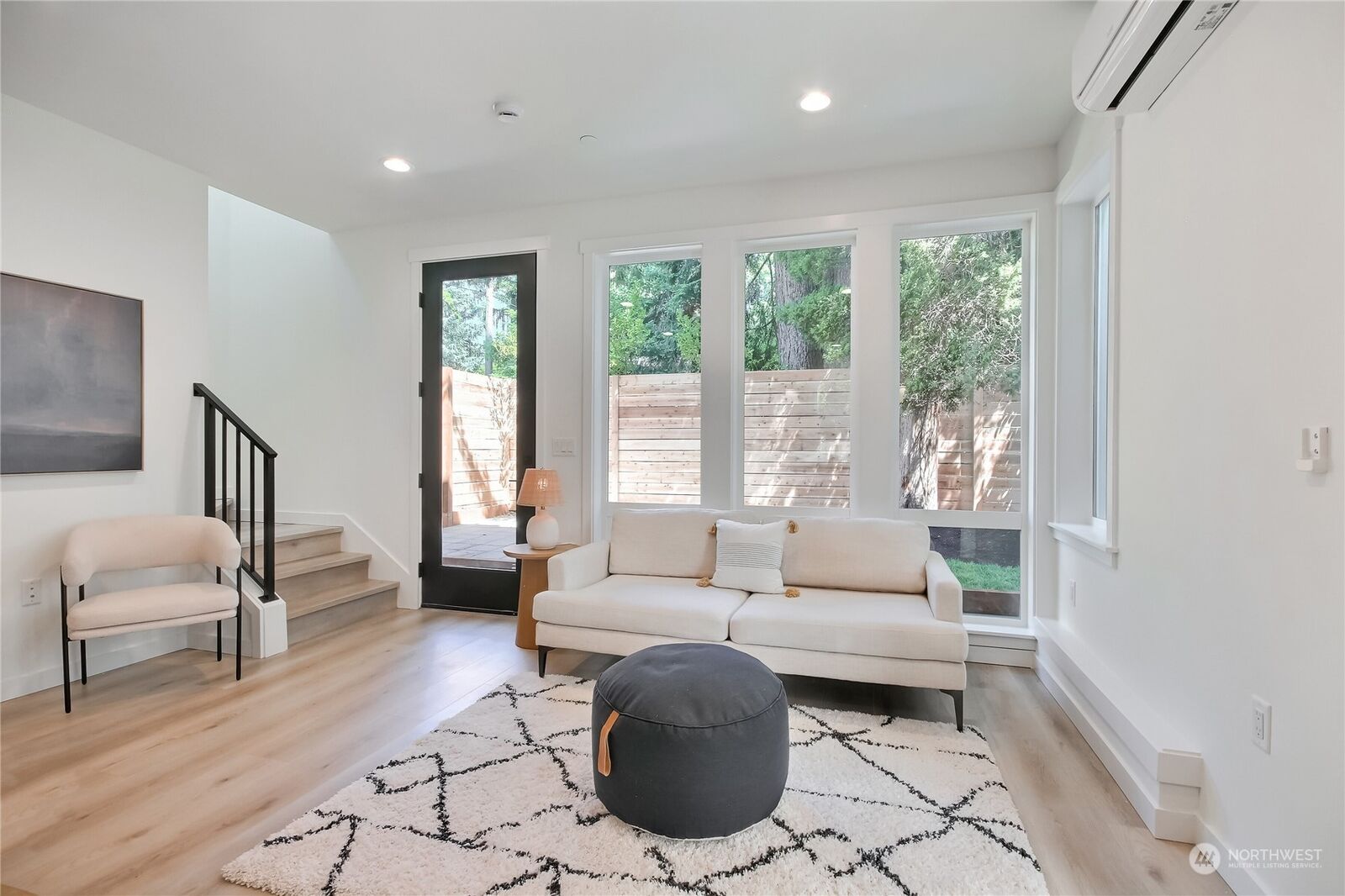 Property Photo: 6839 35th Avenue NE C WA 98115