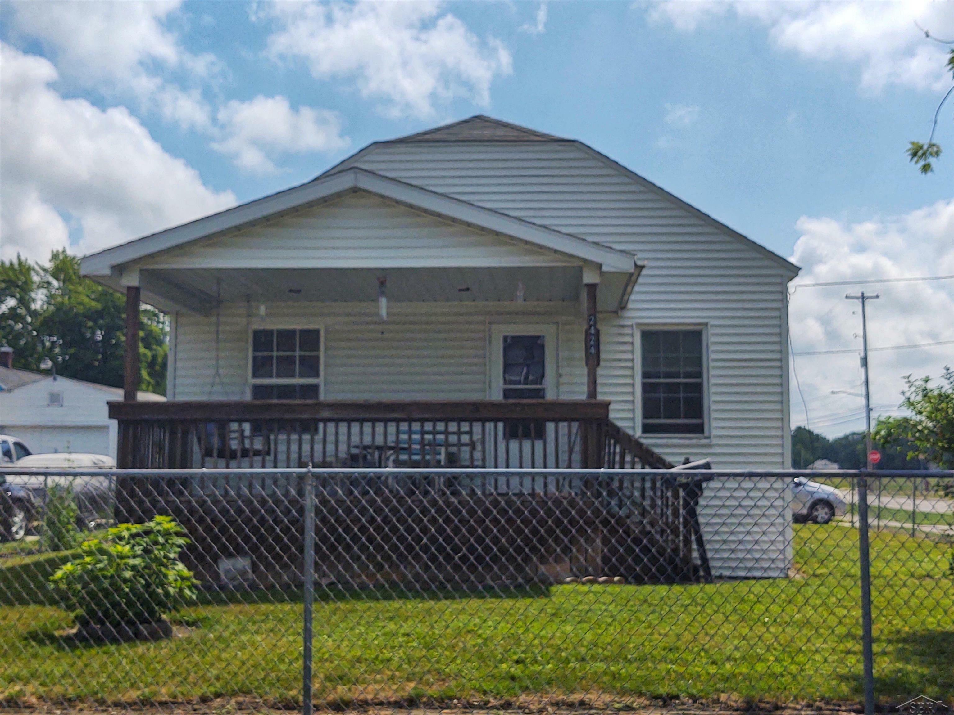 Property Photo:  2424 Robinwood Avenue  MI 48601 