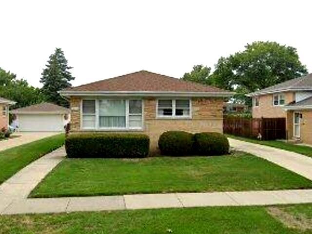 Property Photo: 7644 Suffield Street IL 60053