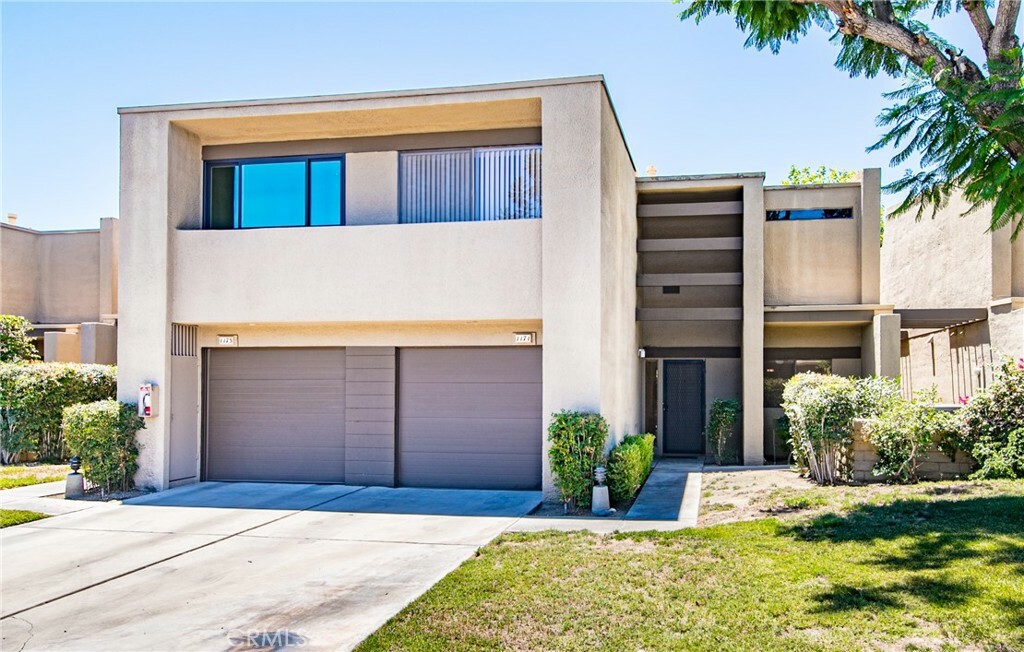 Property Photo: 1171 Tiffany Circle S CA 92262