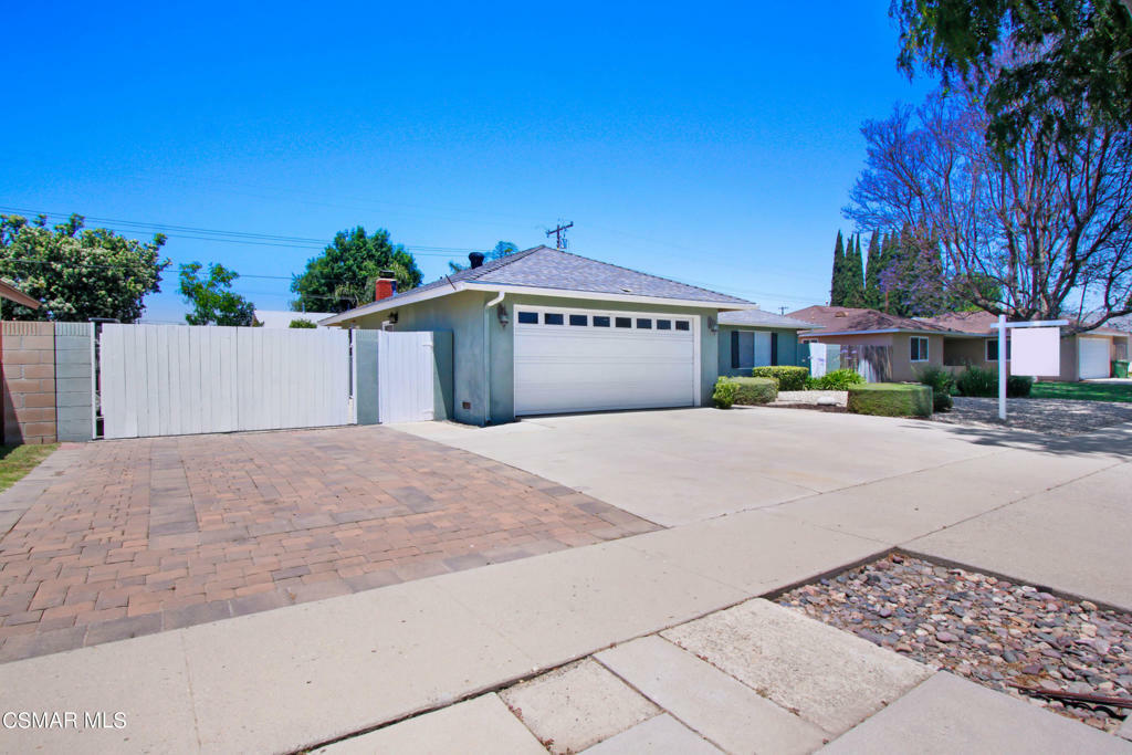 Property Photo:  2207 Cutler Street  CA 93065 