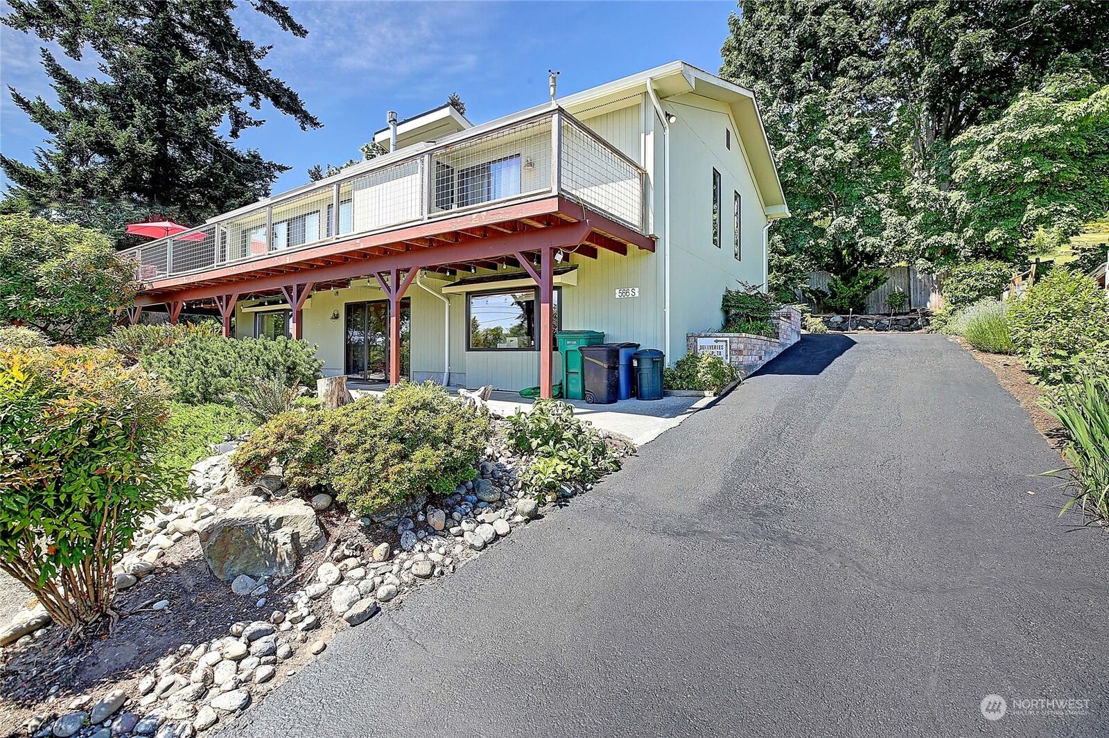 Property Photo: 566 Waterline Loop WA 98282