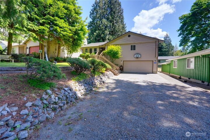 Property Photo:  378 Echo Lane  WA 98284 