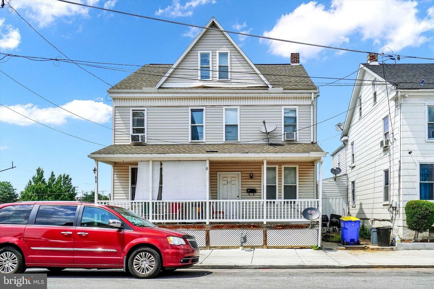 Property Photo:  817 E Poplar Street  PA 17403 