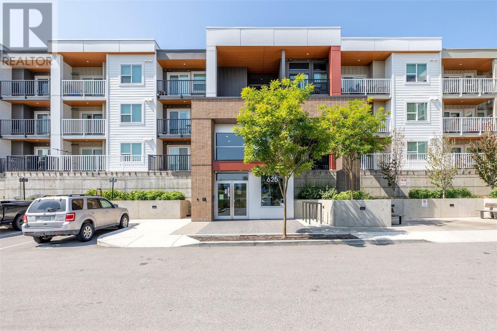 Property Photo: 625 Academy Way Ph30 BC V1V0E3