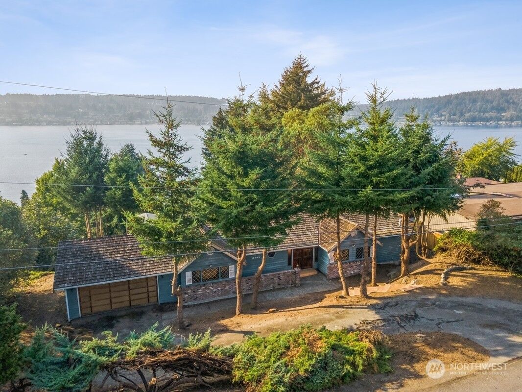 Property Photo: 15705 62nd Avenue NE WA 98028