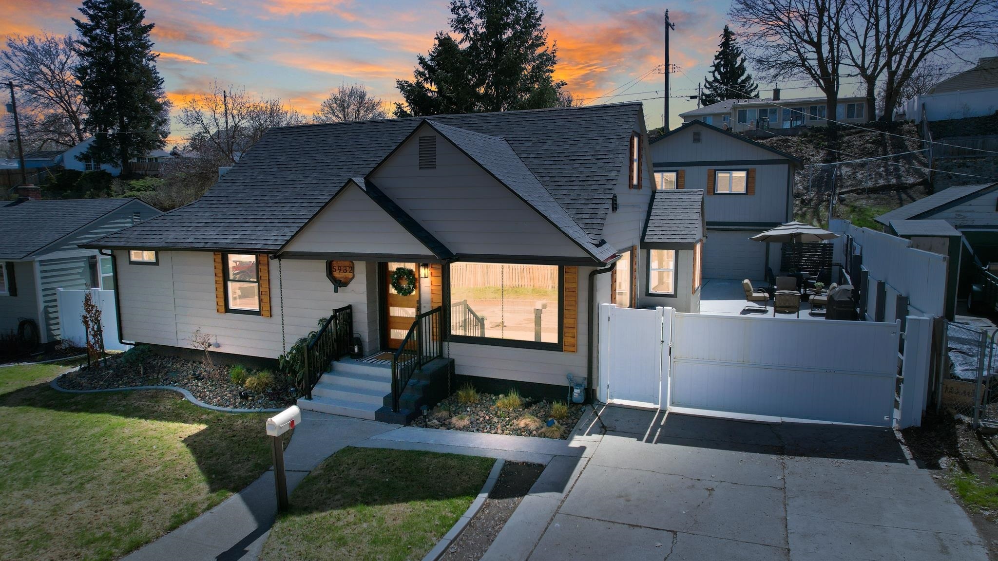 Property Photo:  5932 N Montevista Pl  WA 99205 