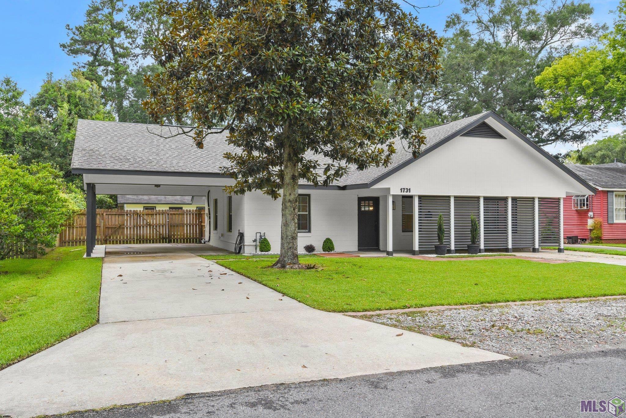 Property Photo: 1731 Edinburgh Ave LA 70808