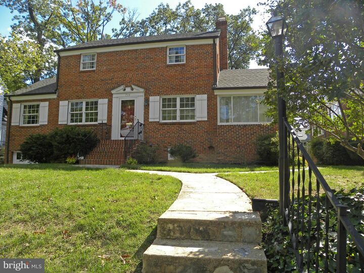 716 N Overlook Drive  Alexandria VA 22305 photo
