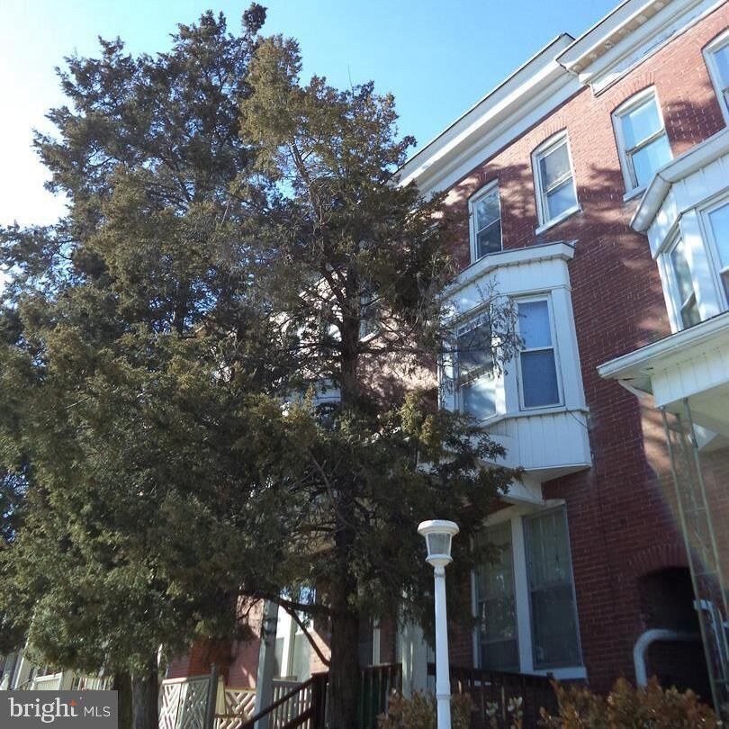 Property Photo:  647 W Locust Street  PA 17401 